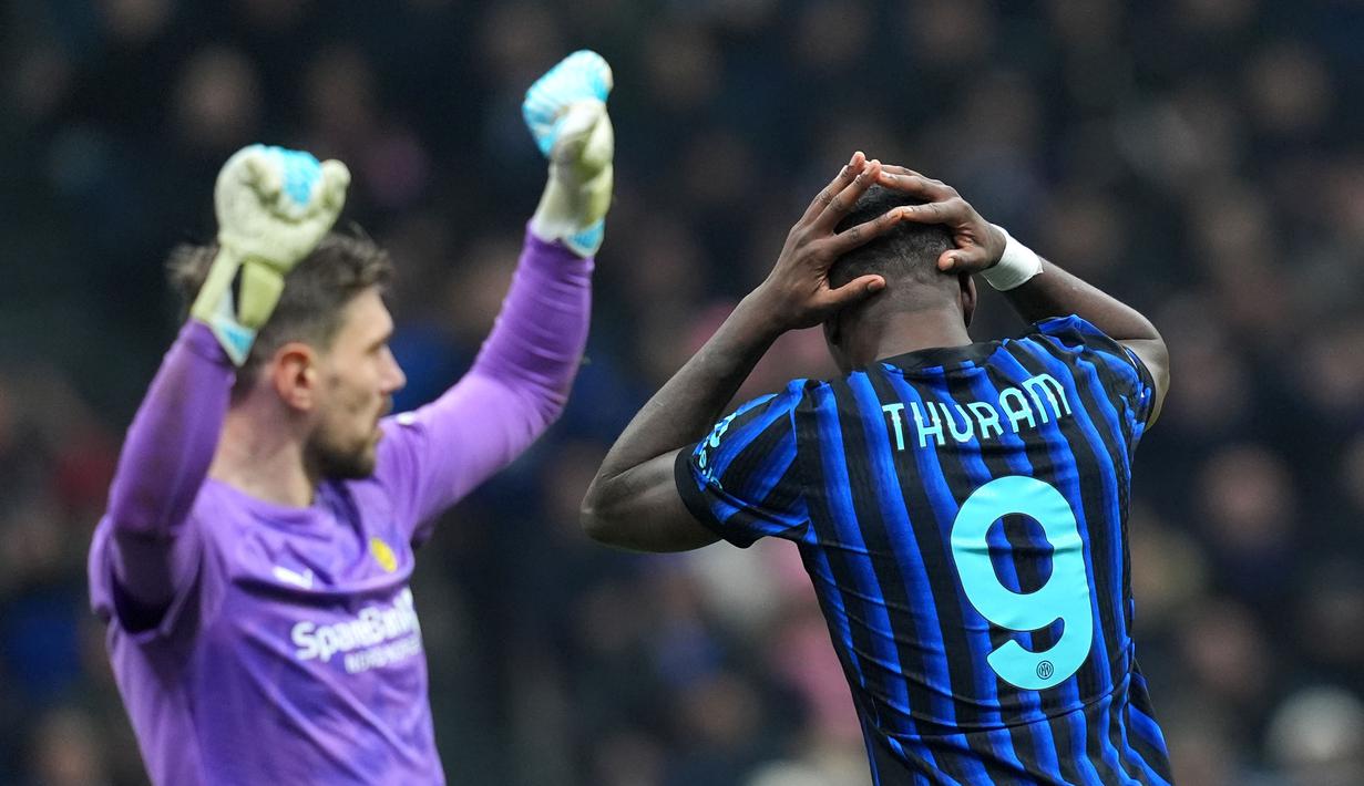 Sayangnya, gol tak tercipta lagi setelah itu. Hal tersebut membuat Inter Milan harus tersingkir dari Liga Champions setelah kalah agregat 2-5. (AP Photo/LaPresse/Spada)