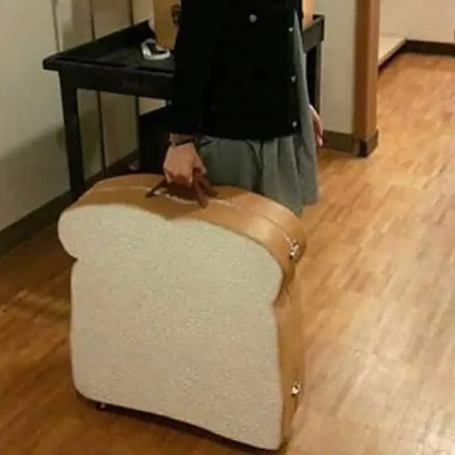 6 Tas Bentuk Barang Ini Nyeleneh Banget, Jadi Pusat Perhatian