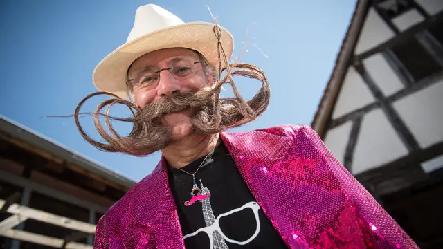 20170430-Kejuaraan Kumis dan Jenggot Teraneh-AFP