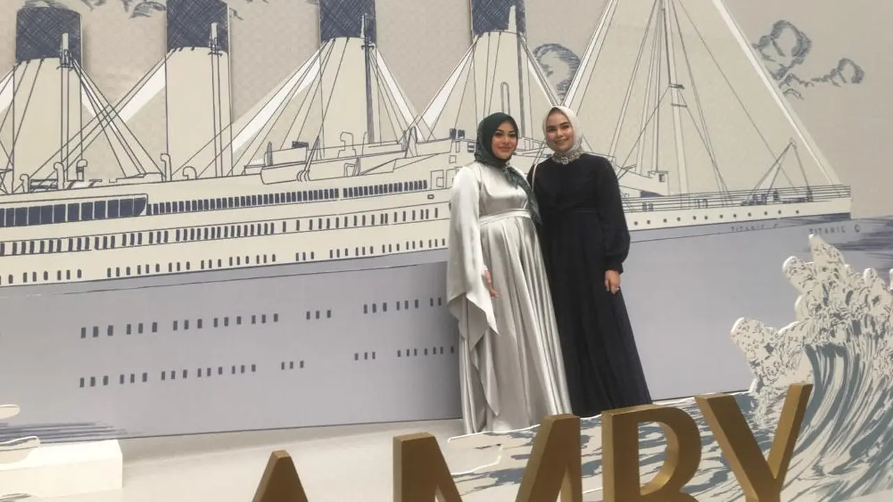 Aurel Hermansyah Digandeng Klamby Rilis Scarf Terinspirasi Titanic