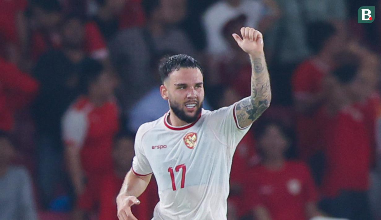 Sebagai seorang wing back atau full back, Verdonk benar-benar menunjukkan kapasitasnya, terutama dalam aspek ofensif. Ia gemar menyisir sisi lapangan dan memberikan opsi menyerang saat lini kedua terlambat memberikan dorongan. (Bola.com/M Iqbal Ichsan)