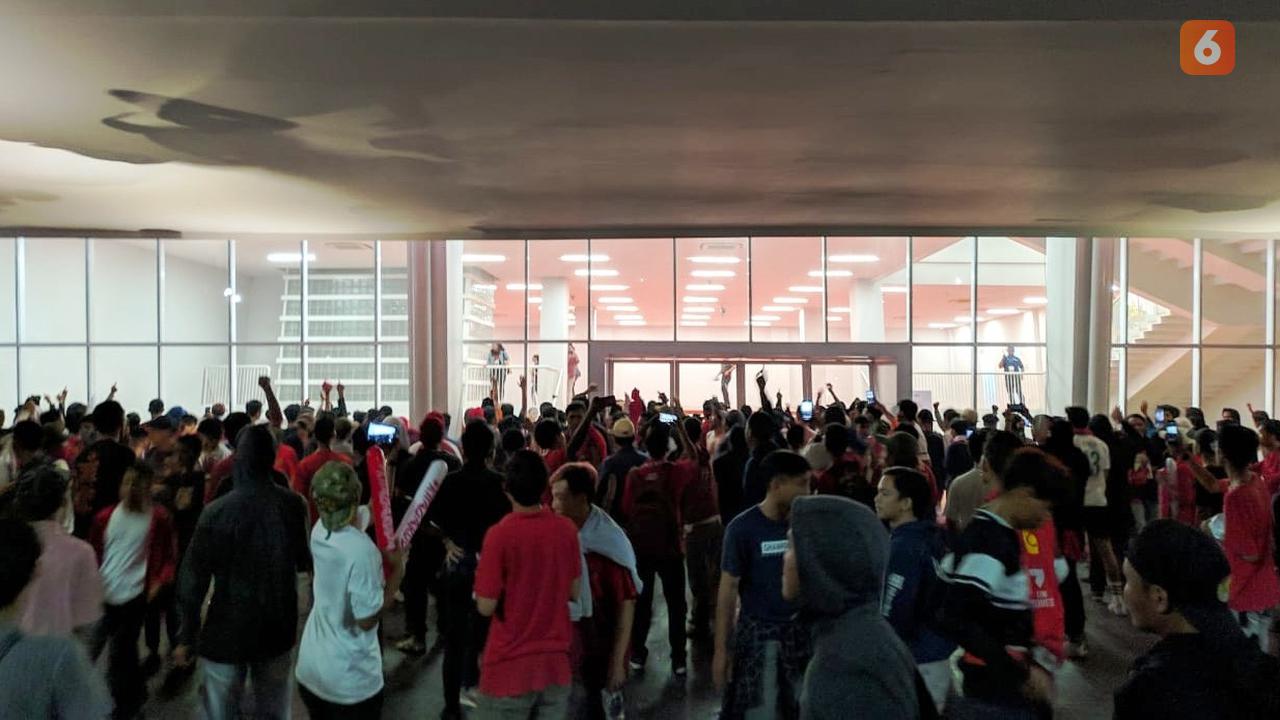 Suporter Timnas Indonesia ricuh