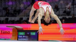 Pesenam Jepang, Daiki Hashimoto beraksi pada nomor senam lantai pada final All-Around Kejuaraan Dunia Gimnastik 2025 di Indonesia Arena, Senayan, Jakarta, Rabu (22/10/2025). (Bola.com/Bagaskara Lazuardi)