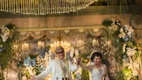 Detail Busana Akad Nikah Andre Taulany dan Amanda Rigby, Perpaduan Tradisi dan Sentuhan Personal