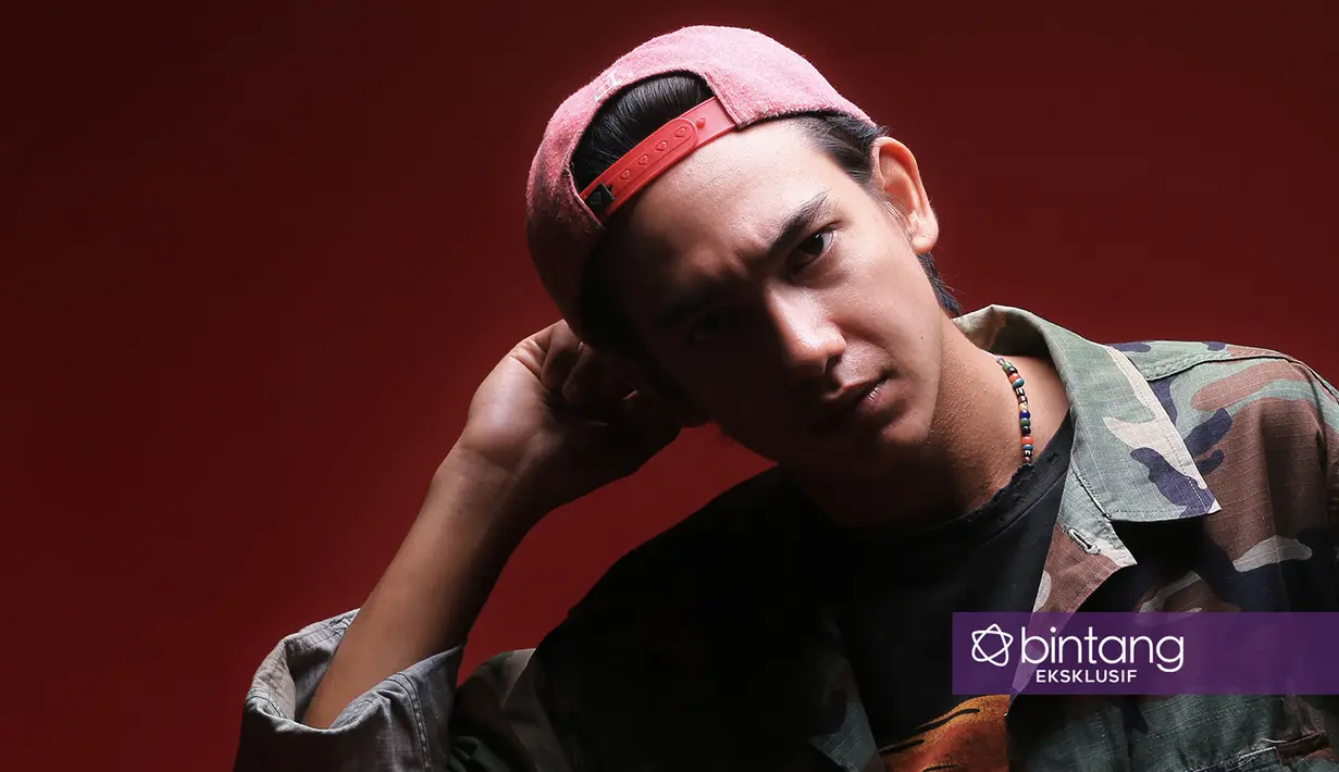 Kembali mendapatkan peran anak SMA, lantas seperti apa komentar artis yang mengidolakan tokoh internasional Leonardo Di Caprio. Apalagi ia pernah tak ingin lagi peran tersebut. (Adrian Putra/Bintang.com)