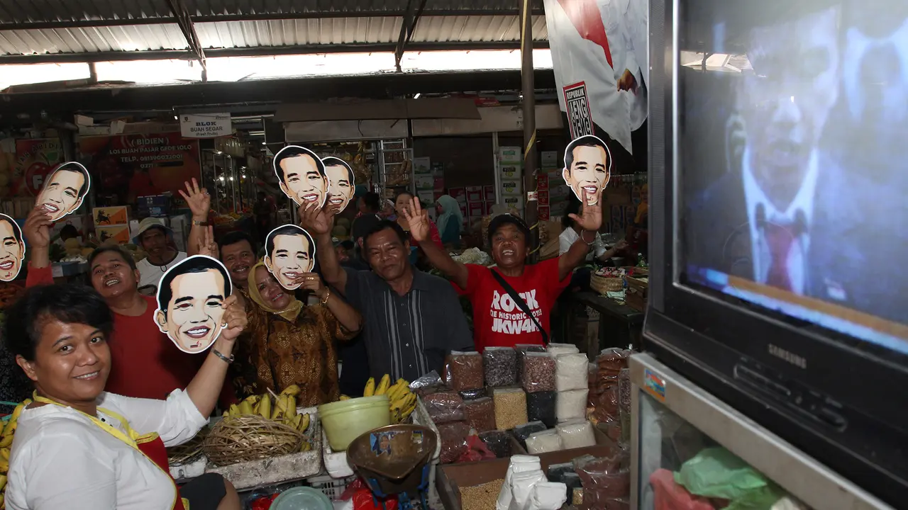 Rayakan Pelantikan Jokowi, Pedagang Solo Nobar dan Kenduri