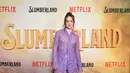 Marlow Barkley berpose saat menghadiri pemutaran perdana film Netflix "Slumberland" di AMC Century City di Century City, California pada 9 November 2022. Marlow Barkley melengkapi penampilannya dengan gaya rambut dikuncir kebelakang dan riasan lipstik merah dibibirnya. (Charley Gallay/Getty Images for Netflix/AFP)