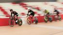 Tim putri balap sepeda Indonesia berlatih untuk persiapan UCI Track Nations Cup 2023 di Jakarta International Velodrome, Rawamangun, Jakarta Timur, Kamis (16/02/2023). Ajang UCI Track Nations Cup 2023 akan berlangsung pada 23-26 Februari 2023. (Bola.com/Bagaskara Lazuardi)