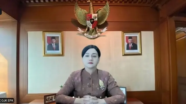 Anggota Dewan Komisioner bidang Edukasi dan Perlindungan Konsumen OJK Friderica Widyasari Dewi dalam webinar bertajuk Sehat Kelola Dana Dengan Fasilitas Pinjol dan Uang Digital, Selasa (9/8/2022).