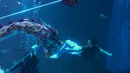 Tidak hanya Liong di bawah air, kamu juga bisa menyaksikan aksi Putri Duyung yang menari-nari