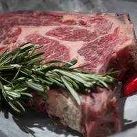 ilustrasi daging sapi kurban | pexels.com/@mali