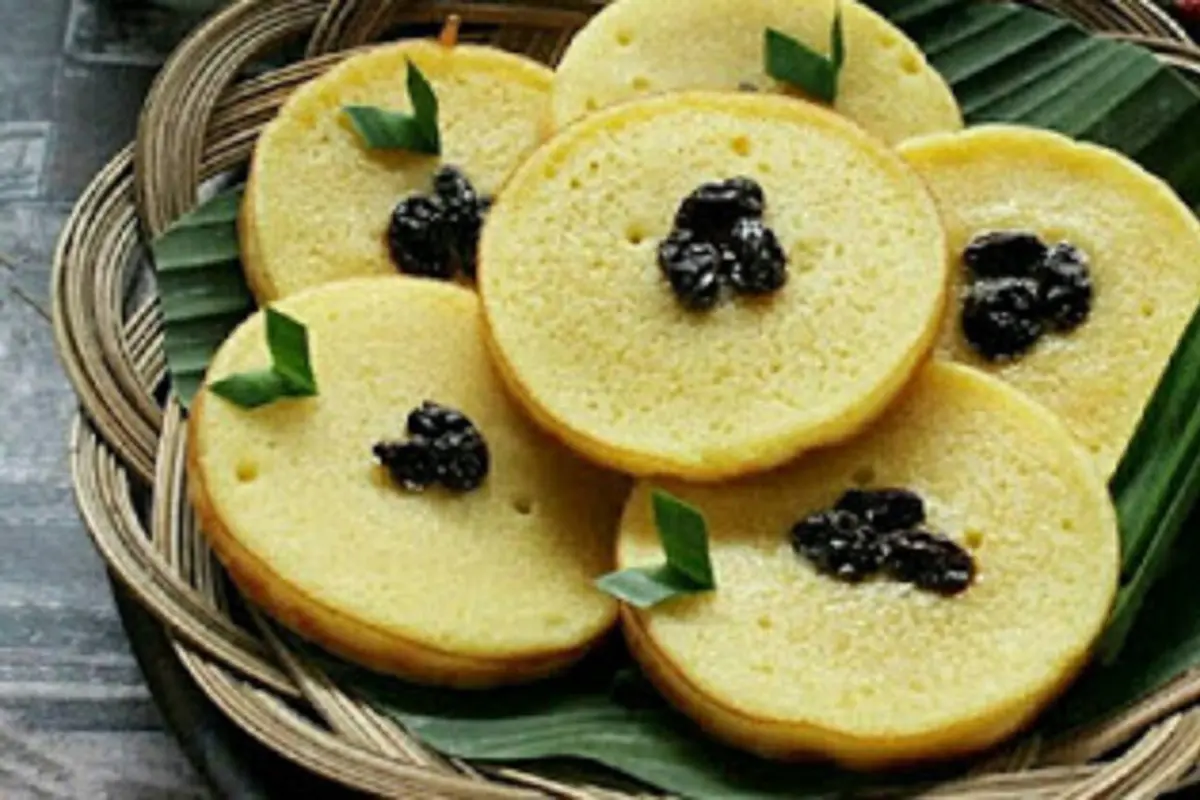 4. Kue Lumpur