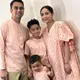 Gaya Lebaran ala keluarga Raffi Ahmad dan Nagita Slavina kenakan baju sarimbit nuansa peach yang segar dengan motif minimalis.[@raffinagita1717]