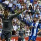 Pemain sayap Real Madrid Cristiano Ronaldo mencetak hat-trick ke gawang Espanyol pada 45 menit pertama dalam lanjutan La Liga Spanyol di Power8 Stadium, Sabtu (12/9/2015). (Liputan6.com/LLUIS GENE / AFP) 