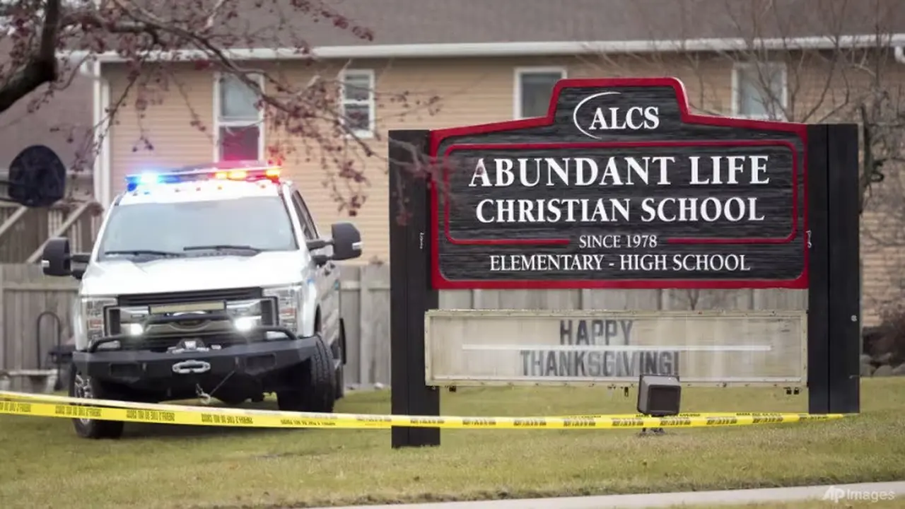 Penembakan di Abundant Life Christian School (Sekolah Kristen Abundant Life) di Madison, Wisconsin, AS, 16 Desember 2024. (AP/Morry Gash)