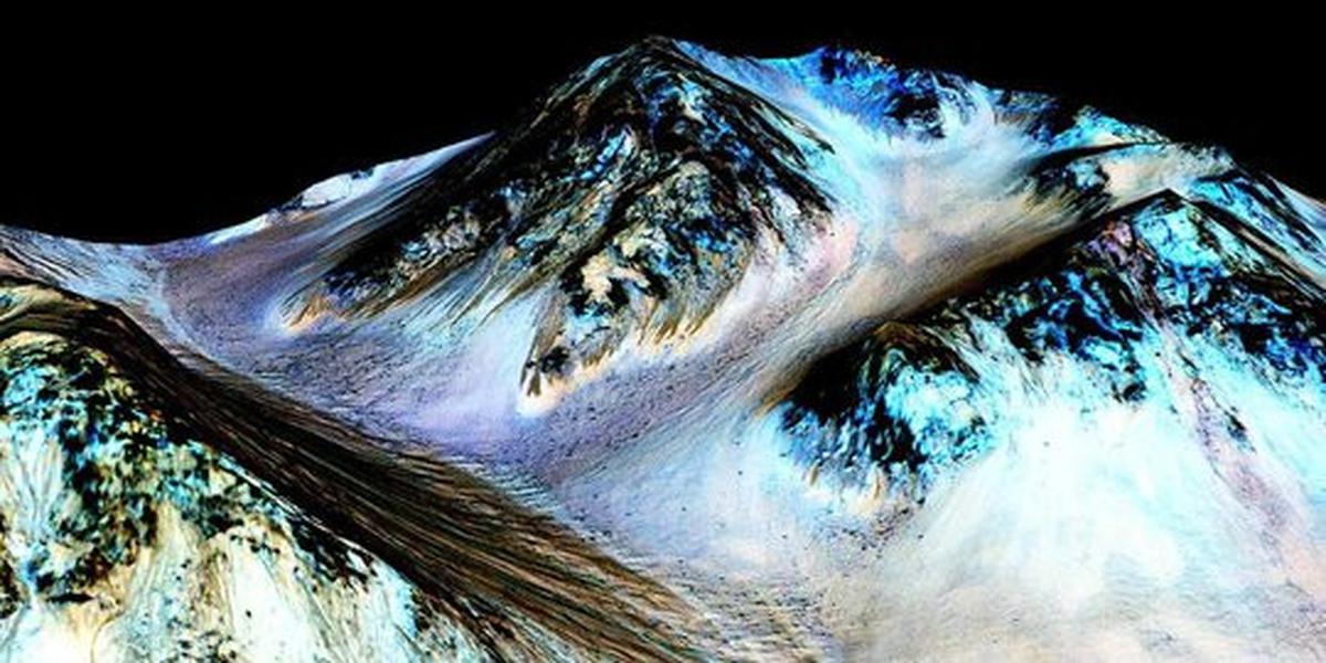 Air di Mars asin dan hanya muncul di musim panas