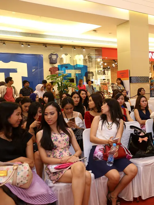 70 finalis dari 7 kota selanjutnya akan diseleksi kembali hingga terpilih 20 finalis dan akan dikarantina untuk mengikuti Grand Final Miss Celebrity Indonesia 2015. (Nurwahyunan/Bintang.com)