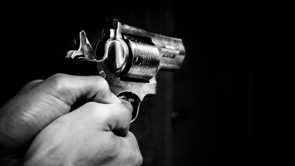 Baku Tembak Polisi vs Komplotan Pencuri Mobil di Bandar Lampung, Satu Tewas Ditembak