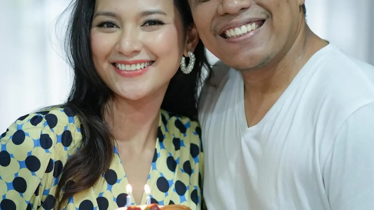 7 Momen Indah Permatasari Dinner Bereng Suami di Momen Ulang Tahun, Tampil Menawan