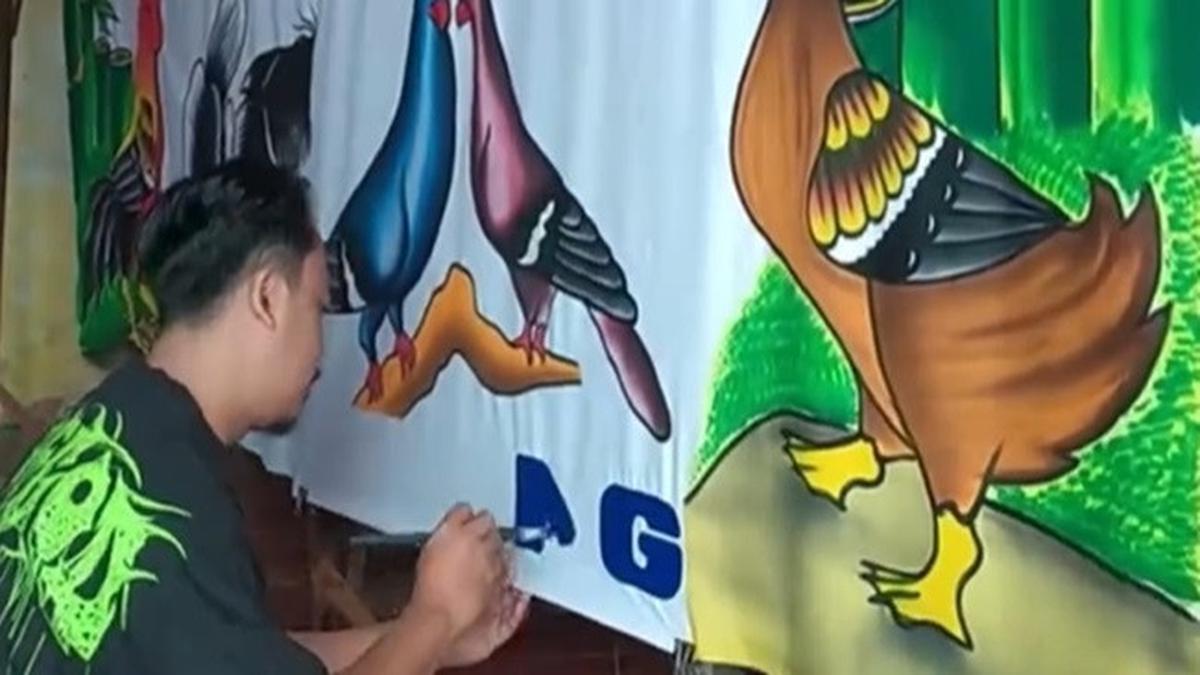 Begini Proses Pembuatan Spanduk Pecel Lele, Ternyata Dilukis Manual
