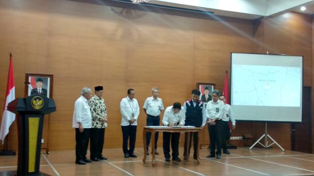 Penandatanganan kontrak Kegiatan Renovasi Masjid Istiqlal di Gedung Kementerian PUPR, Kamis (16/5/2019). Liputan6.com