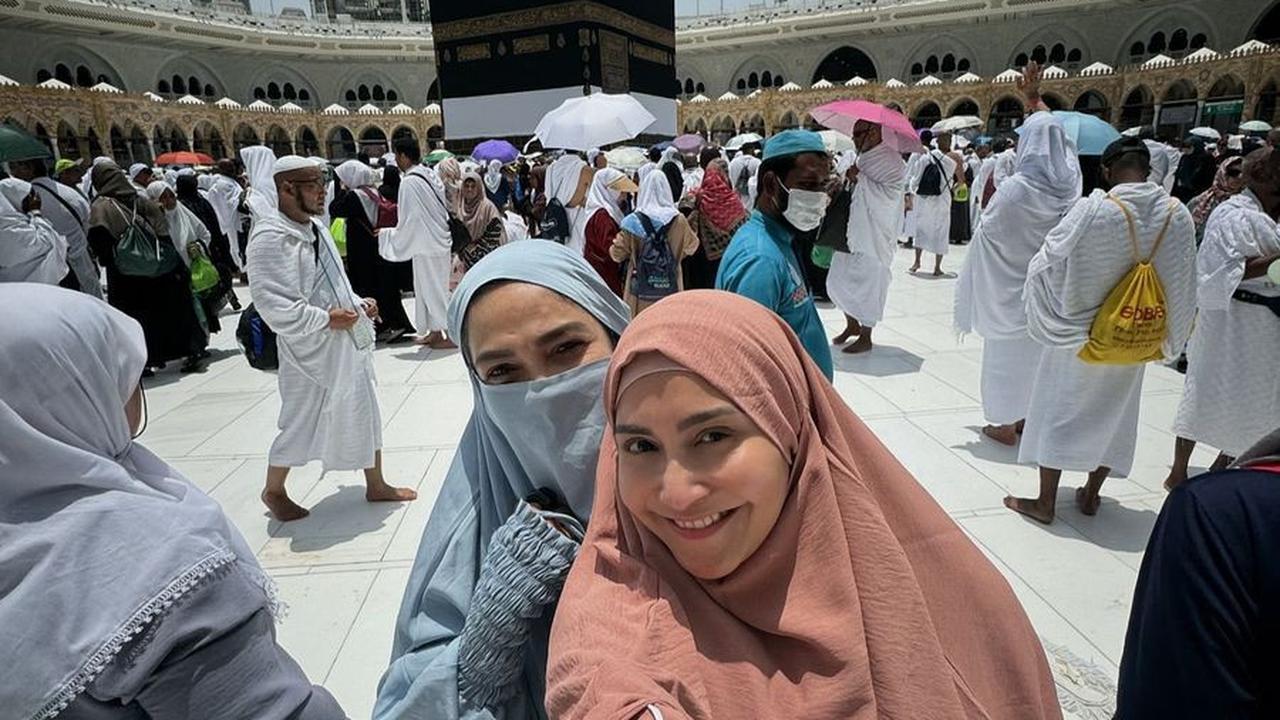Penampilan Caca Tengker tak luput dari perhatian netizen.