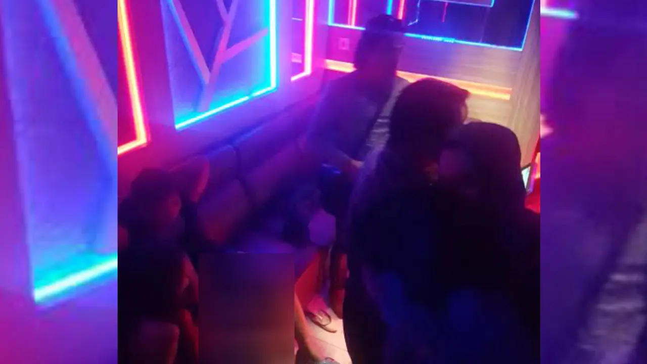 Razia karaoke