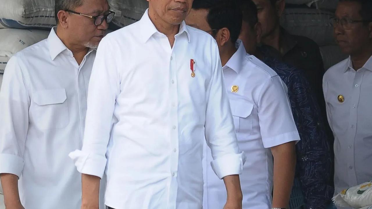 Jokowi senang dengan panen padi di Kabupaten Subang mencapai 9 juta ton per hektare. Dia ingin panen padi di daerah-daerah lain juga bisa seoptimal di Kabupaten Subang.