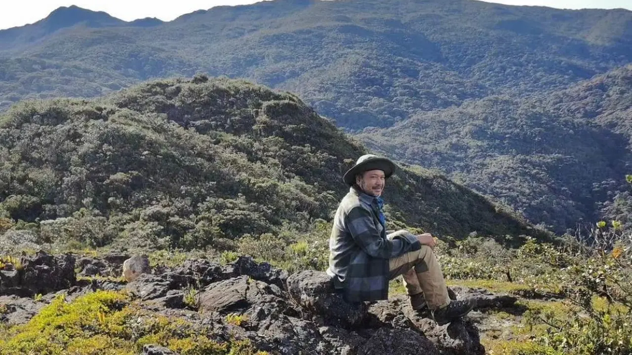 Seorang pendaki di Taman Nasional Gunung Leuser di Aceh