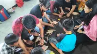 Summer Camp yang digelar oleh Komunitas Dinding Manado di Asrama Kiban Paniki, Kota Manado, Sulut, Jumat- Sabtu (2-3/06/2023).