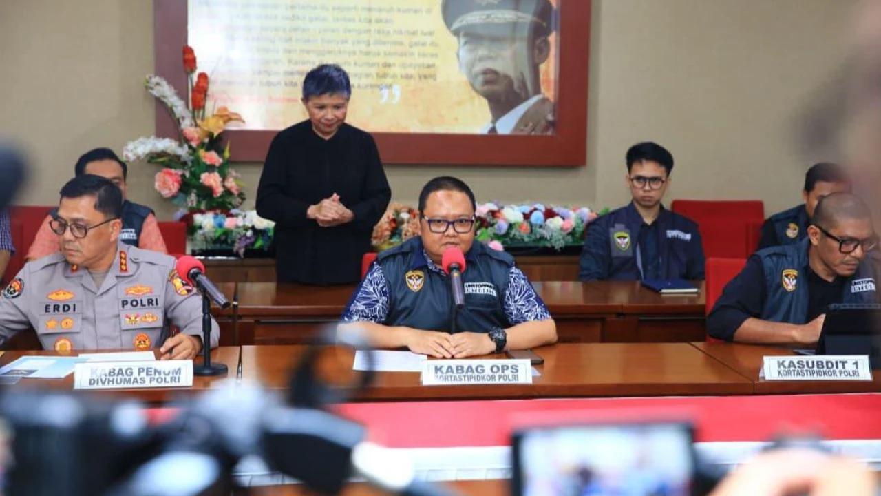 Polri Tetapkan Empat Tersangka Kasus Korupsi Kerja Sama Penjualan BBM Pertamina Patra Niaga–PT AKT