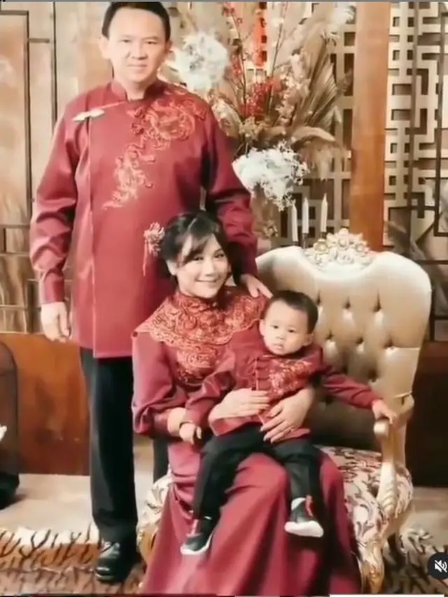 Bagikan Foto Keluarga Jelang Imlek, Wajah Anak Ahok Bikin Gemas