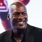 Pemilik Charlotte Hornets, Michael Jordan, mendonasikan uang senilai 94 miliar rupiah untuk membangun dua klinik kesehatan di Charlotte. (Bola.com/Twitter/Blavity)