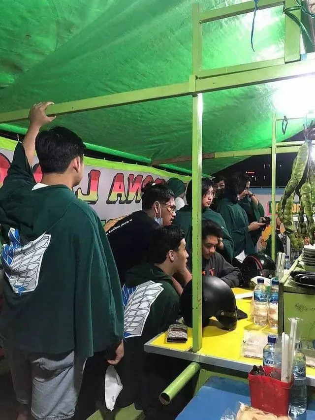 7 Potret Nyeleneh Ketemu Wibu di Tempat Umum Ini Bikin Tepuk Jidat