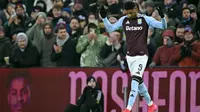 Striker Aston Villa asal Inggris #09, Marcus Rashford, tampil perdana dalam pertandingan putaran keempat Piala FA Inggris antara Aston Villa dan Tottenham Hotspur di Villa Park di Birmingham, Inggris bagian tengah, Senin dini hari WIB (10-2-2025). (JUSTIN TALLIS/AFP)