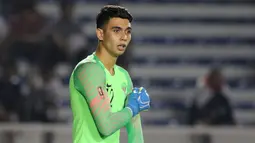 Nadeo Argawinata. Kiper berusia 24 tahun ini tentu menjadi sorotan dengan 4 gol yang bersarang di gawangnya. Kebanyakan gol terjadi karena ketidaksiapannya alias kaget saat pemain Vietnam melepaskan tendangan ke gawangnya. (Bola.com/M Iqbal Ichsan)