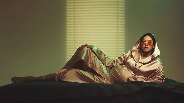 6 Gaya Bumil Fashionable Alika Islamadina di Detik-Detik Sebelum Melahirkan