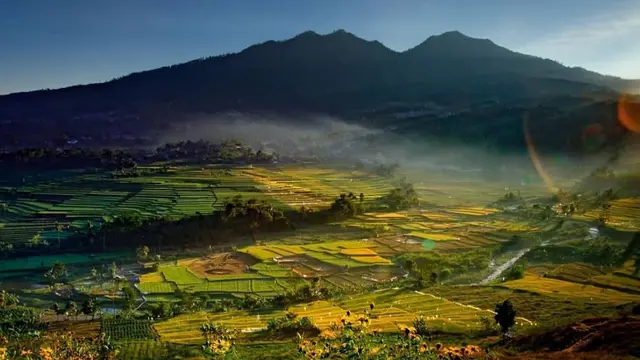 Gunung Kerenceng di Sumedang Jawa Barat