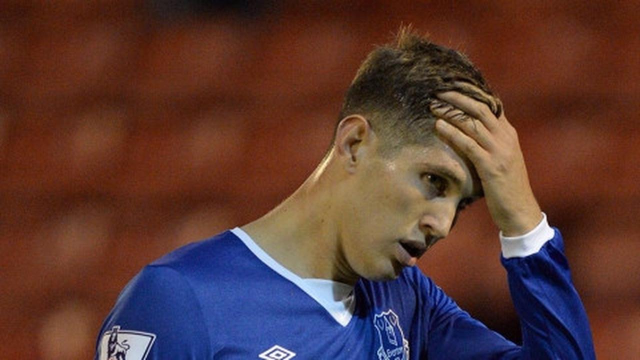 Bos Everton: Stones tak bermaksud minta dijual