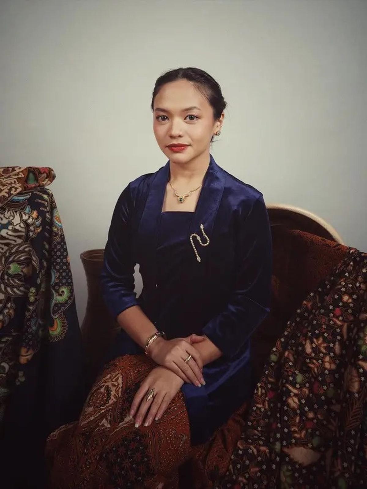 Inspirasi Kebaya Kutubaru Sederhana, Gaya Elegan Aaliyah Massaid hingga Amel Carla