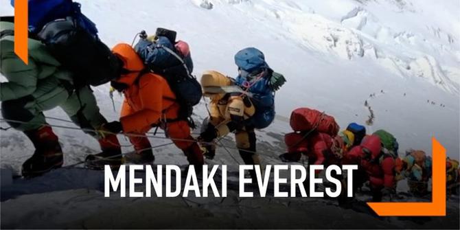 VIDEO: Pengalaman 'Gila' Melihat Panjangnya Antrian di Puncak Everest