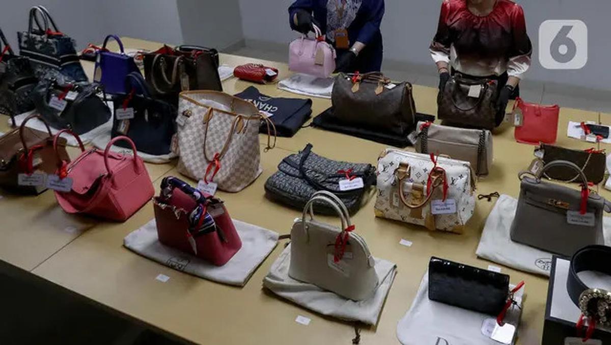 KPK Lelang Barang Rampasan, Mobil dan Tas Mewah Jadi Perhatian
