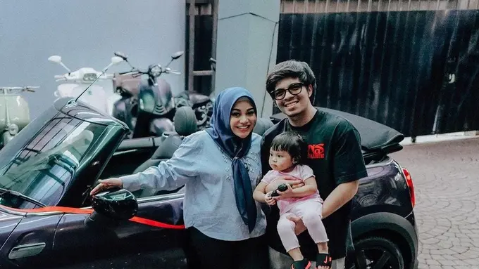 Potret Wajah Bahagia Aurel Hermansyah Dapat Hadiah Mobil
