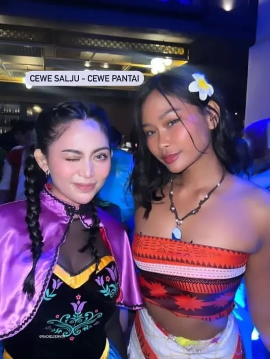 Penampilan Sarah Tumiwa juga tak kalah menarik perhatian. Perempuan kelahiran Gorontalo yang mulai dikenal dalam ajang kompetisi Indonesia's Next Top Model siklus 2 itu tampil mirip Moana. [Instagram/rachelvennya]