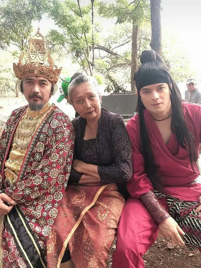 6 Potret Asriati, Sosok Pengisi Suara 'Mak Lampir' Misteri Gunung Merapi