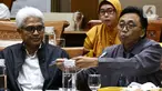 Kepala Badan Tenaga Nuklir Nasional (Batan), Anhar Riza Antariksawan (kanan) mengikuti Rapat Dengar Pendapat (RDP) dengan Komisi VII DPR di Kompleks Parlemen, Jakarta, Kamis (20/2/2020). Rapat membahas temuan radiasi radioaktif di Perumahan Batan Indah, Tangerang Selatan. (Liputan6.com/Johan Tallo)