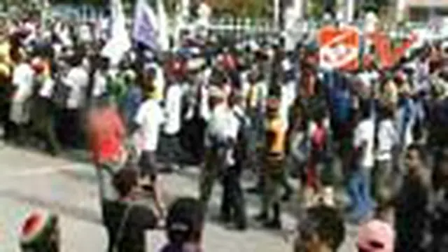 Sejumlah warga Papua yang berunjuk rasa di Jayapura dan Manado, Sulut menilai otonomi khusus yang diberikan telah gagal menyejahterakan warga. 