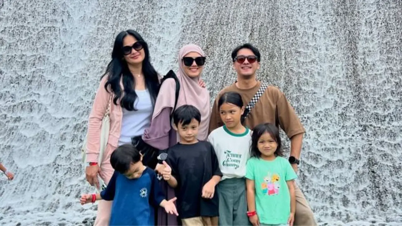 Ini respon Donna Harun saat diminta jaga cucu. (credit:instagram.com/donnaharunofficial)
