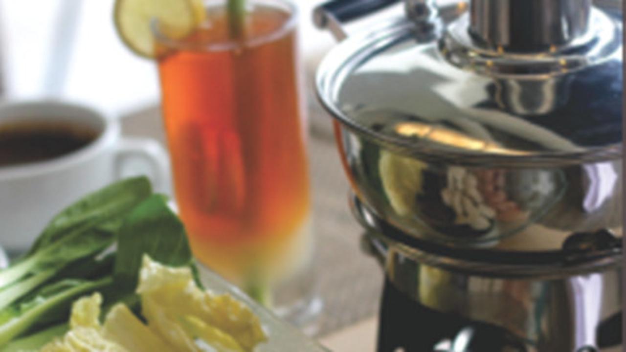 Suguhan steamboat dari Hotel Santika Bandung
