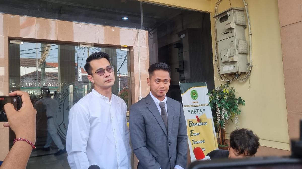 Tangis Eza Gionino Pecah Usai Sidang Cerai Perdana dengan Meiza Aulia, Tak Kuat Menahan Rindu Anak